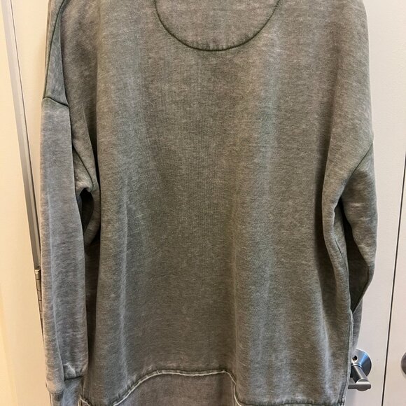 Cape - Royce Brand - Picture 3 of 5